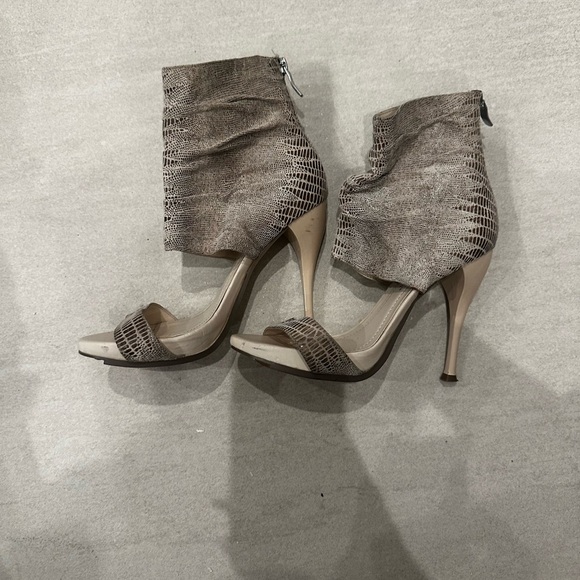 BCBGeneration SNAKESKIN SANDAL - Picture 2 of 3